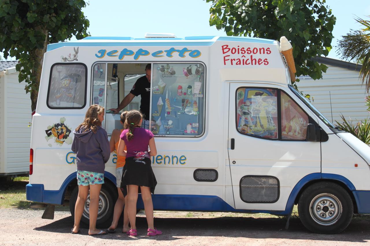 Camping Barataud Saint-Denis-dʼOléron المظهر الخارجي الصورة